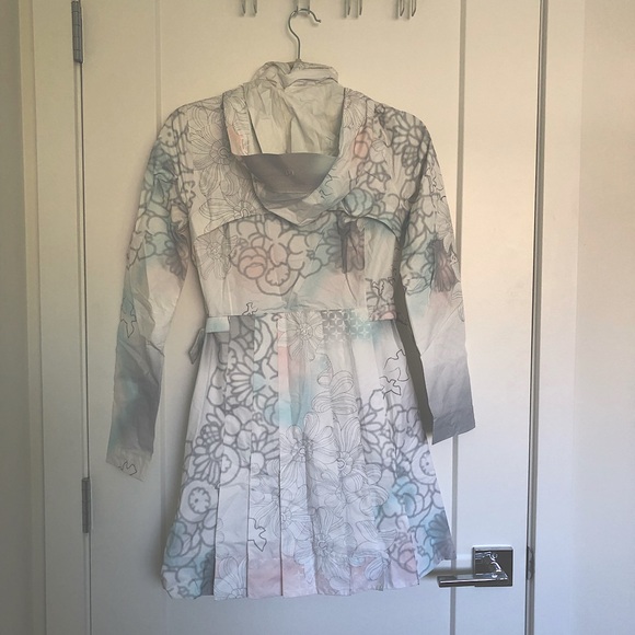 Brand New Lululemon Let It Rain Waterproof Jacket - Picture 2 of 3